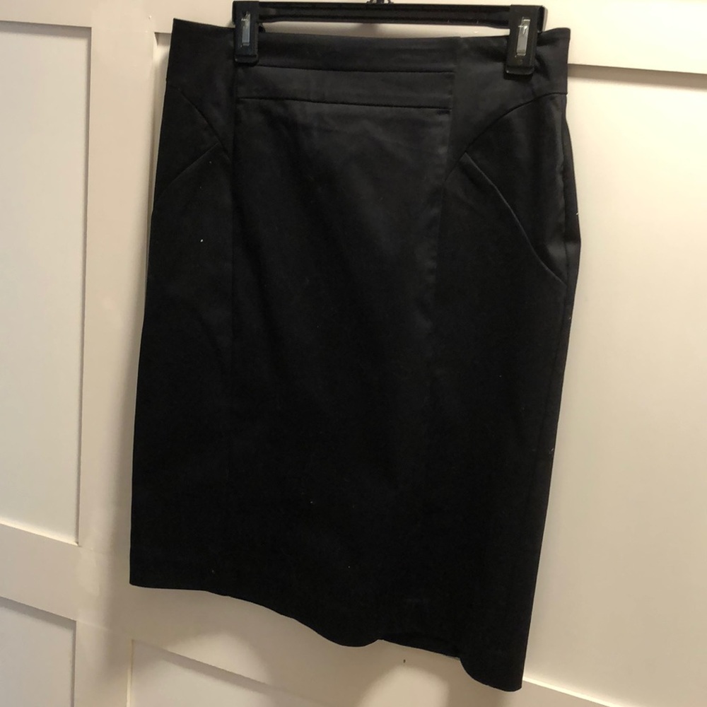 💼 Worthington Black straight skirt